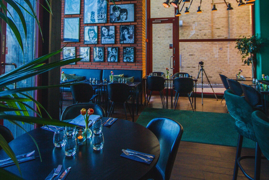 Kontrast Ghee by the sea